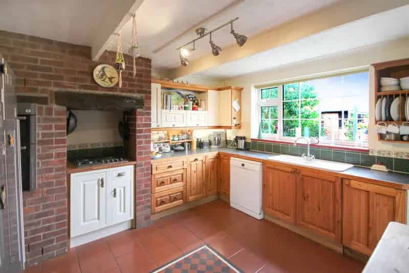 3 Bedroom House with Annex For Sale