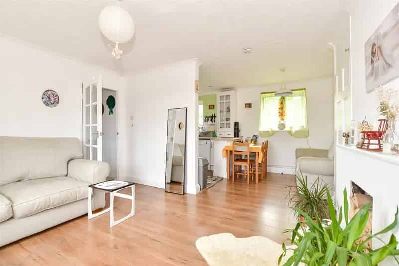 2 Bedroom Maisonette for Sale in Cranleigh