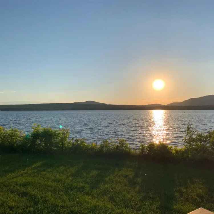 Lake Memphremagog Condo: Fully Furnished Studio for Sale