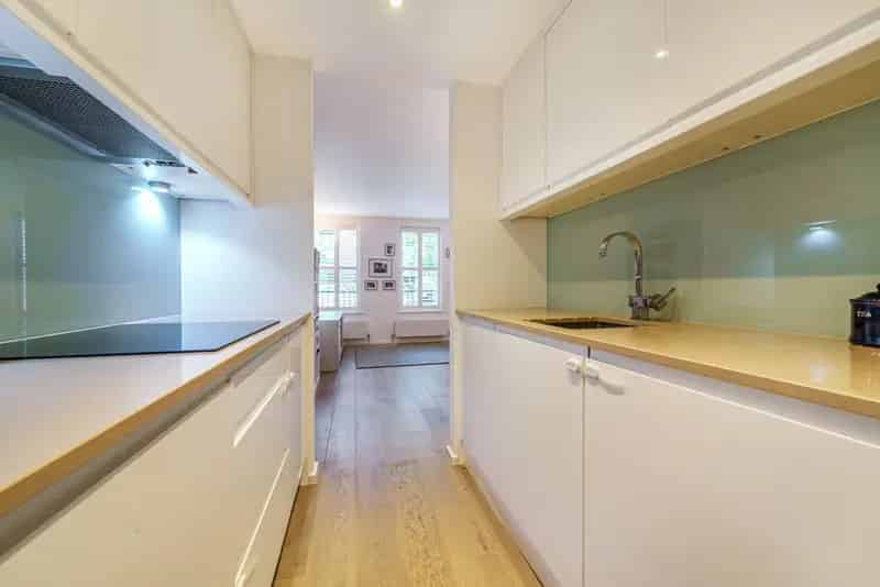 Spacious One Bedroom Flat Wimbledon - Near Shops & Transport