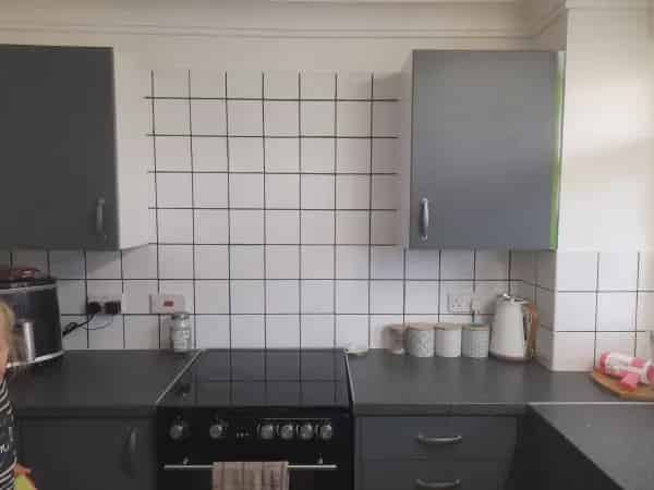 Lovely 2 Bedroom House with Shed and Heating Included