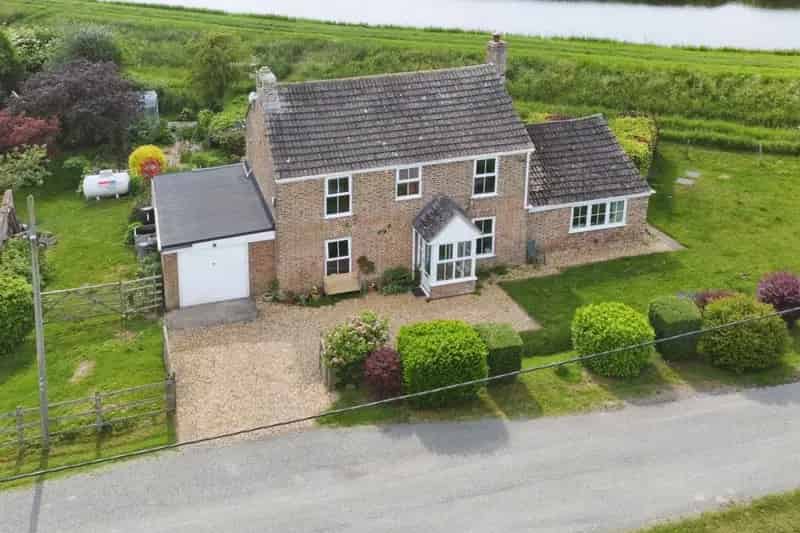 Spacious Period Home with Solar Panels and Peaceful Rural Views