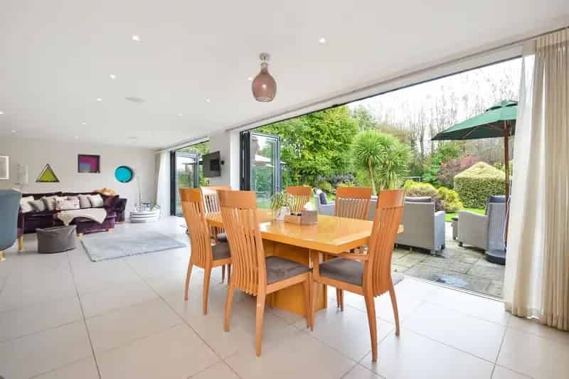 5 Bedroom Detached House for Sale Old Blendworth Hampshire