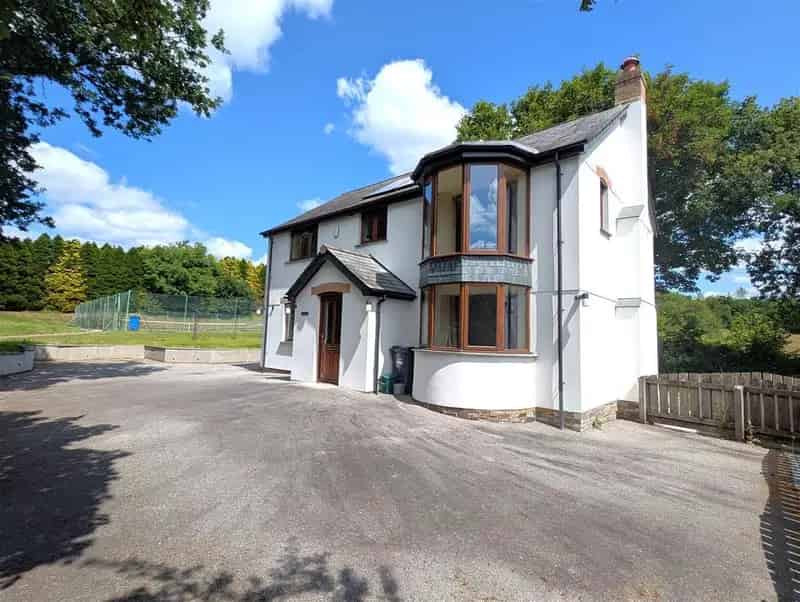 3 Bedroom Detached House for Sale in Golf Resort