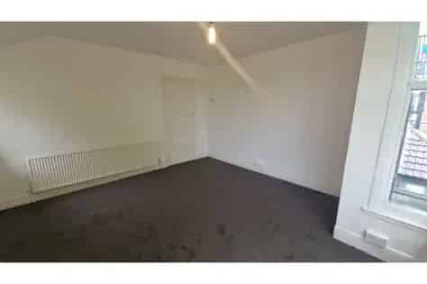 4 rooms house of 215 m² in Birmingham