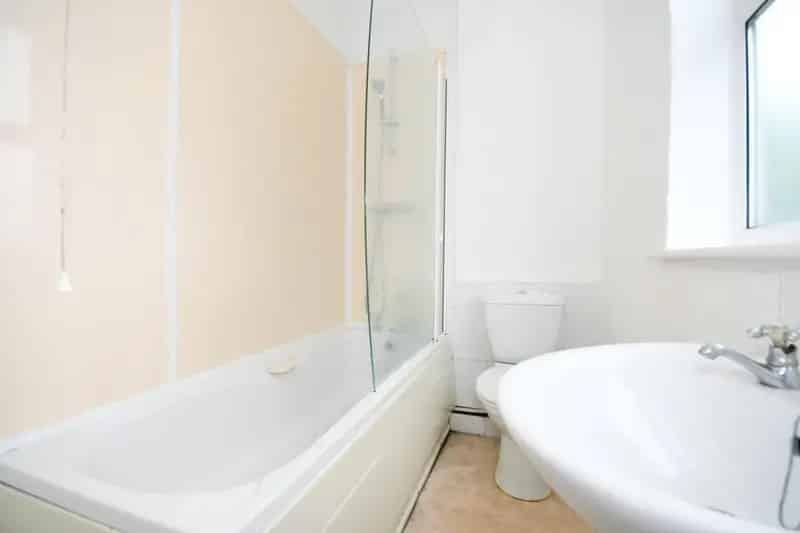 3 Bedroom Flat For Sale Near City Centre