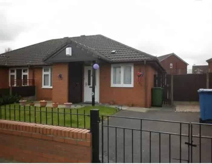 2 bed bungalow in Breckfield