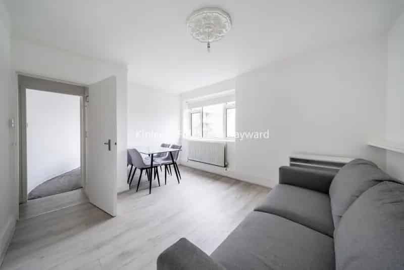 One Double Bedroom Flat Near Waterloo Station