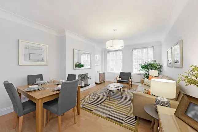 Flat to rent in Stafford Court, Kensington, London W8