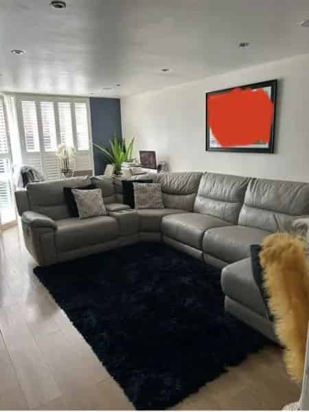 2 Bed Maisonette Near Sainsbury's Great Schools Off Street Parking