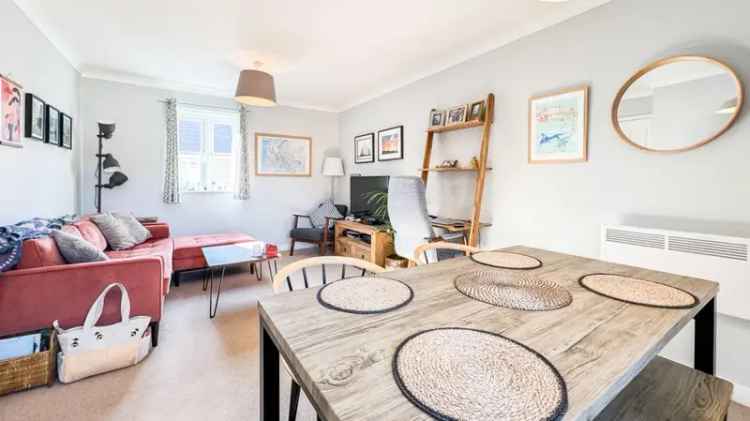 2 Bedroom Top Floor Apartment for Sale in Dickinsons Fields Bedminster