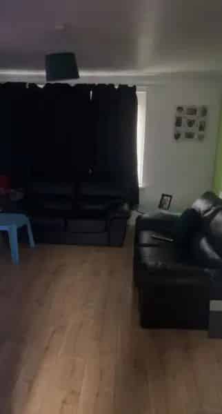 Lovely Area Home Near Shops Parks Schools