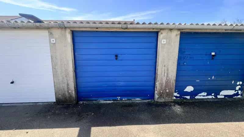 Garage for Sale in Newbridge - Modern Auction
