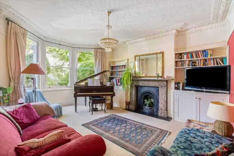 5 Bedroom Semi-Detached House for Sale in Henleaze