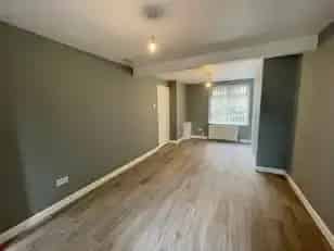 Refurbished 2 Bed Mid Terrace House Town Centre