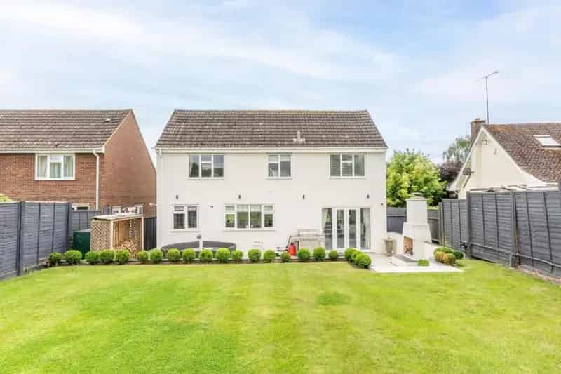 4 Bed Detached House for Sale - Family Home with Countryside Views