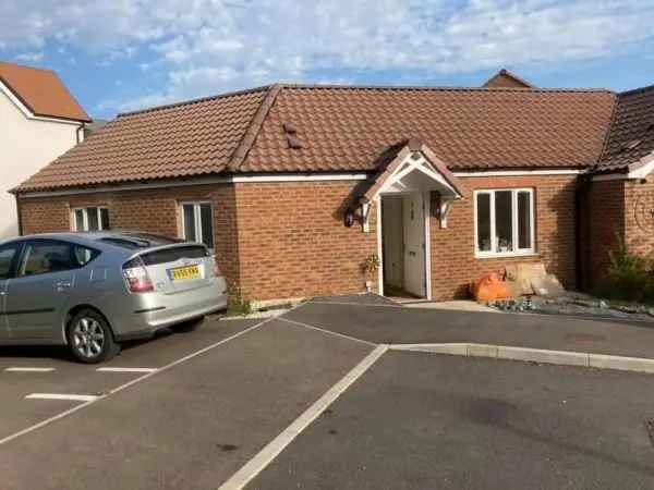 Bungalow For Rent in East Hertfordshire, England