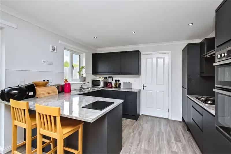 4 Bed Detached House Near Airdrie