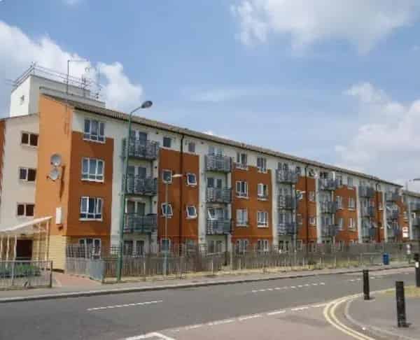 1 Bed Flat Wallington Surrey New Bathroom Kitchen Balcony Lift Parking Pets Allowed