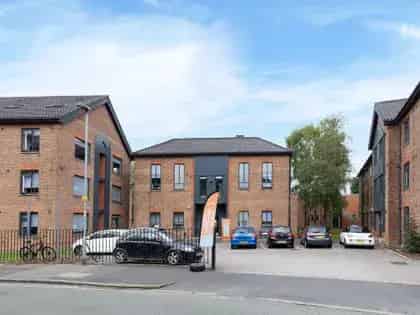 Luxury Studio Flat Manchester 44m² Ensuite Communal Lounge Games Room