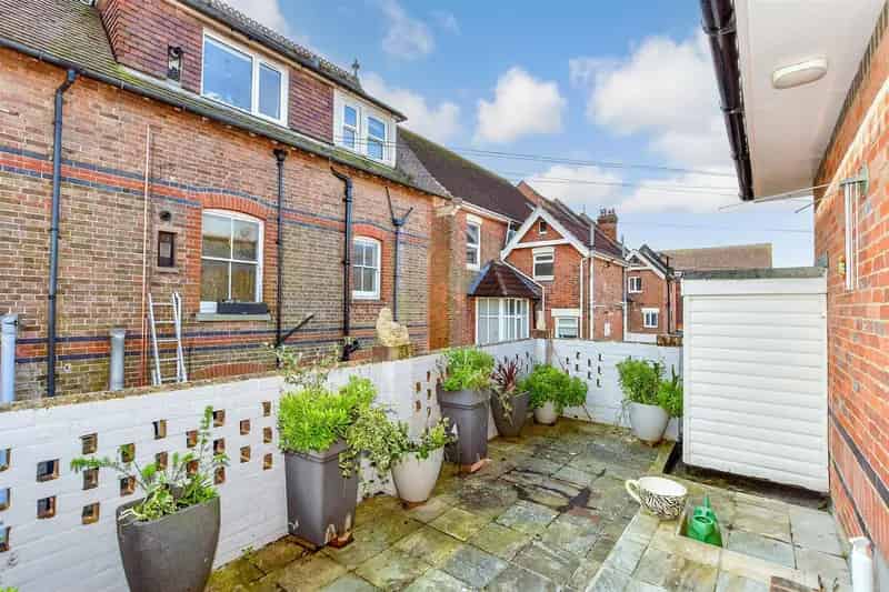 3 Bedroom Apartment for Sale near Littlehampton Seafront