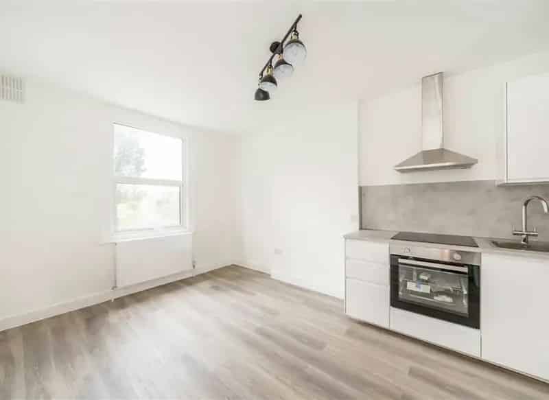 Refurbished 1-Bedroom Flat Cricklewood Near West Hampstead Kilburn