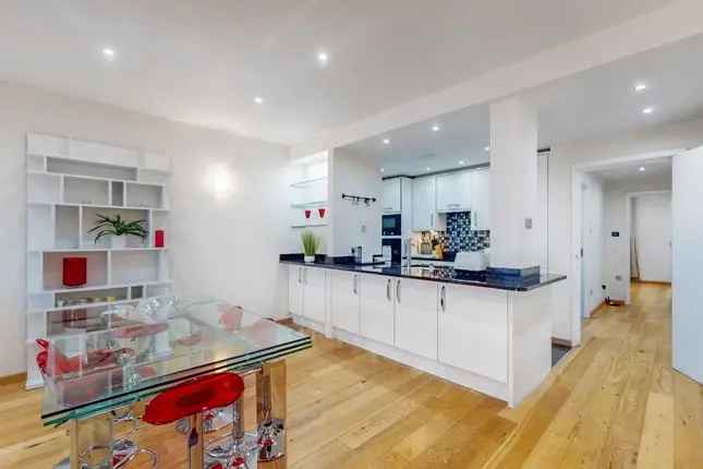 Flat to rent in Cromwell Road, London SW7