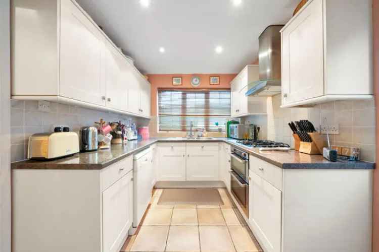 Four-Bedroom Home in Kempshott Basingstoke