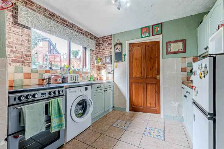 House For Sale in Leeds, England