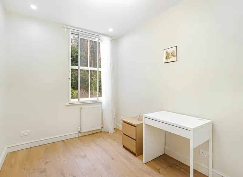 Four Double Bedroom Freehold Home Near Battersea Park