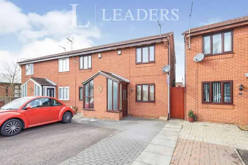2 Bed Semi Detached House to Rent Modern End Townhouse