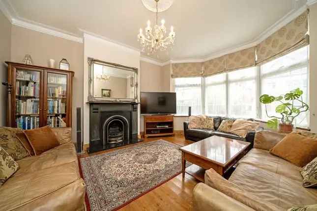 5 Bedroom Semi-Detached House for Sale in Hanwell W7