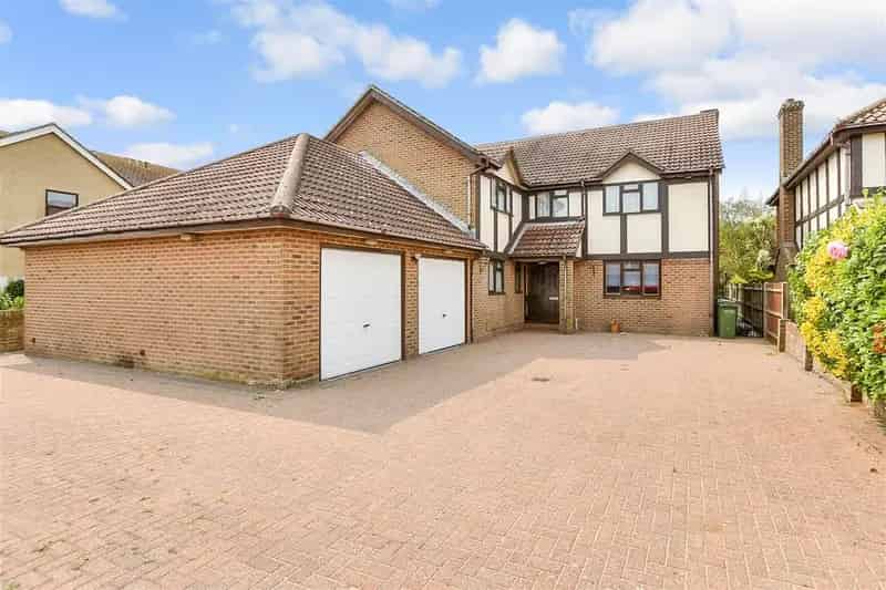5 Bedroom Detached House For Sale By Auction