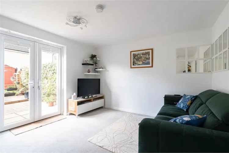 2 Bed Terraced House with Garden and Parking