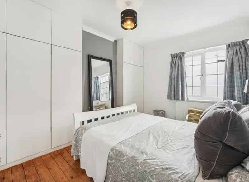 3-Bedroom Family Home with Open Plan Reception and Garage