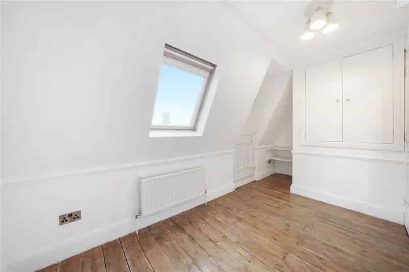 2 Bedroom Maisonette London Top Floor Private Roof Terrace