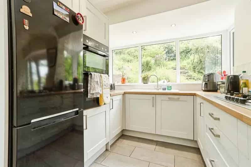 Three-Bedroom Semi-Detached Home with Stunning Valley Views