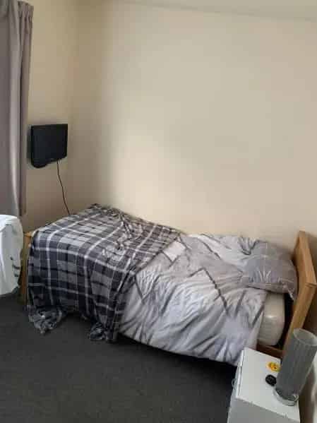 New Kitchen, Transport Links, New Carpets & Blinds