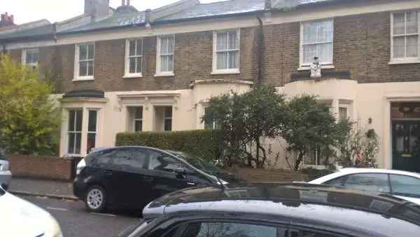 House For Rent in London, England