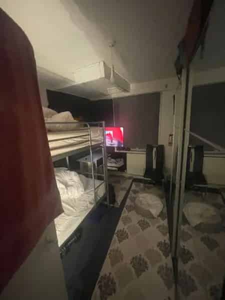 2 Bedroom Flat with City Views and Lift Access