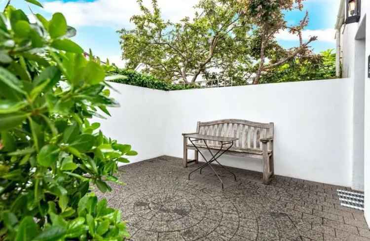 1 Bedroom Detached Bungalow for Sale