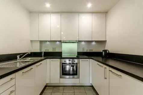1 Bedroom Apartment 85m² London Balcony Concierge Gardens