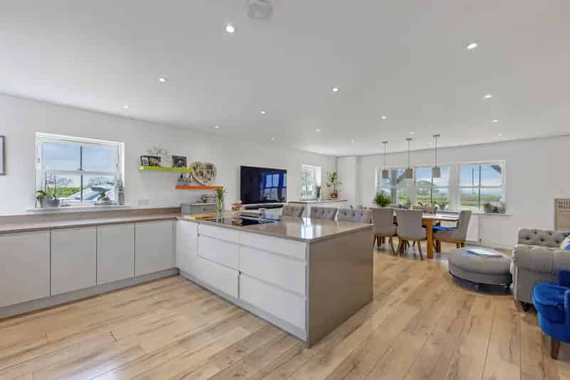 Detached Farmhouse 10 Acres 4 Beds 3 Baths Annex Planning Permission