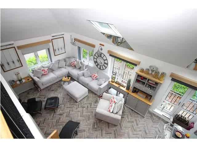 3 Bedroom Upper Villa Apartment for Sale in Kilmacolm