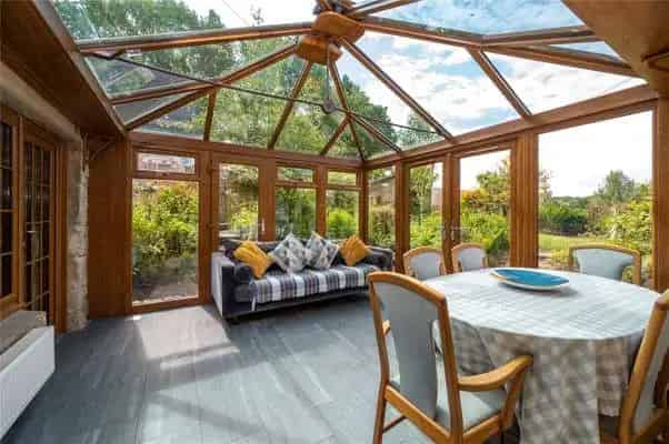 Charming Stone Cottage with Conservatory and Hot Tub