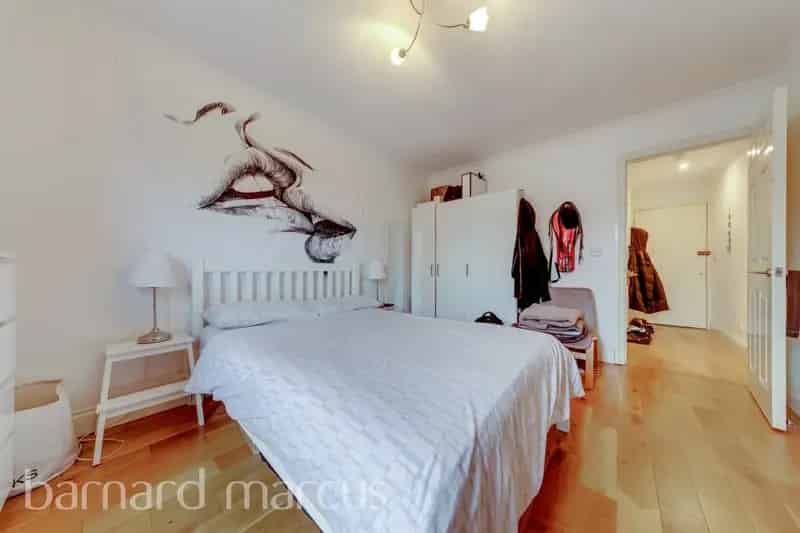 Flat For Sale , London, England