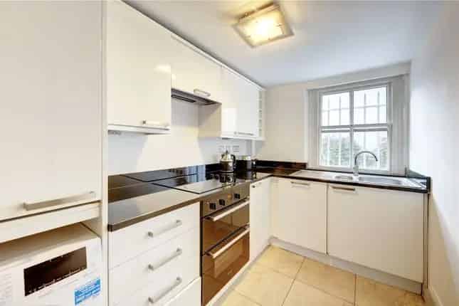 3 Bedroom Maisonette near Harrods Knightsbridge