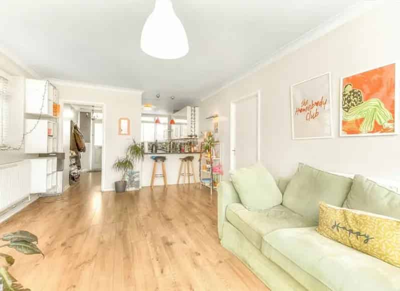 Two Double Bedroom Maisonette near Wimbledon Common