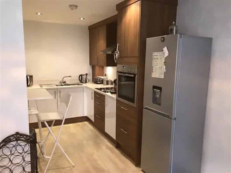 2 Bedroom Furnished Apartment Near Olton Train Station