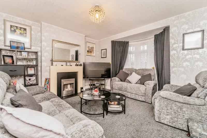 Four Bedroom Detached Family Home Windmill Avenue